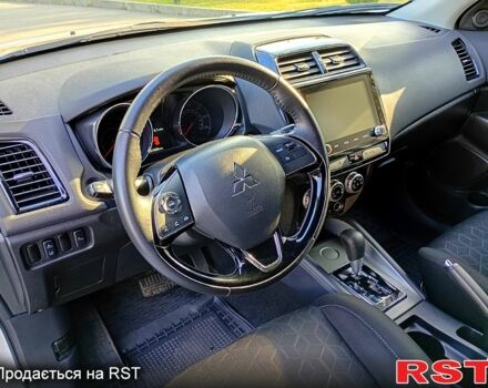 Белый Мицубиси Outlander Sport, объемом двигателя 2 л и пробегом 90 тыс. км за 16500 $, фото 13 на Automoto.ua