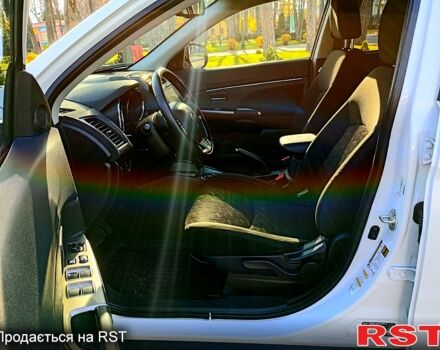 Белый Мицубиси Outlander Sport, объемом двигателя 2 л и пробегом 90 тыс. км за 16500 $, фото 10 на Automoto.ua