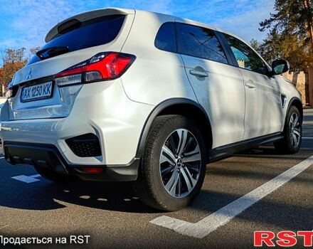Белый Мицубиси Outlander Sport, объемом двигателя 2 л и пробегом 90 тыс. км за 16500 $, фото 4 на Automoto.ua