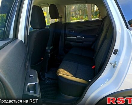 Белый Мицубиси Outlander Sport, объемом двигателя 2 л и пробегом 90 тыс. км за 16500 $, фото 11 на Automoto.ua
