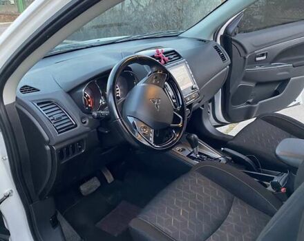 Белый Мицубиси Outlander Sport, объемом двигателя 2.4 л и пробегом 59 тыс. км за 19000 $, фото 15 на Automoto.ua