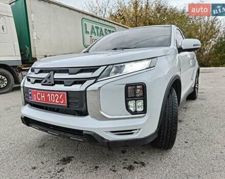 Белый Мицубиси Outlander Sport, объемом двигателя 2 л и пробегом 89 тыс. км за 17900 $, фото 10 на Automoto.ua