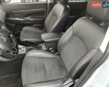 Белый Мицубиси Outlander Sport, объемом двигателя 2 л и пробегом 89 тыс. км за 17900 $, фото 9 на Automoto.ua