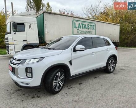 Белый Мицубиси Outlander Sport, объемом двигателя 2 л и пробегом 89 тыс. км за 17900 $, фото 7 на Automoto.ua