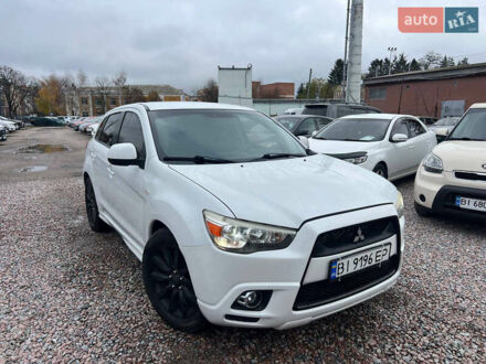 Белый Мицубиси Outlander Sport, объемом двигателя 2 л и пробегом 177 тыс. км за 10300 $, фото 1 на Automoto.ua