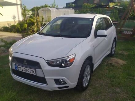 Белый Мицубиси Outlander Sport, объемом двигателя 0 л и пробегом 103 тыс. км за 13200 $, фото 1 на Automoto.ua