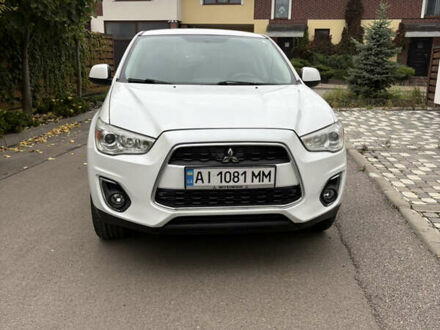 Мицубиси Outlander Sport 2015 в Вышгороде на Automoto.ua Белый Мицубиси Outlander Sport, объемом двигателя 2 л и пробегом 136 тыс. км за 10700 $, фото 1 на Automoto.ua