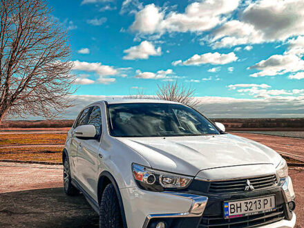 Білий Міцубісі Outlander Sport, об'ємом двигуна 2.4 л та пробігом 270 тис. км за 14999 $, фото 1 на Automoto.ua