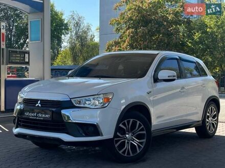 Белый Мицубиси Outlander Sport, объемом двигателя 2 л и пробегом 207 тыс. км за 9999 $, фото 1 на Automoto.ua