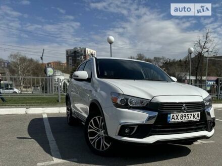 Білий Міцубісі Outlander Sport, об'ємом двигуна 2.4 л та пробігом 41 тис. км за 15500 $, фото 1 на Automoto.ua