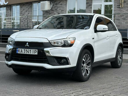 Міцубісі Outlander Sport 2017 у Києві на Automoto.ua Білий Міцубісі Outlander Sport, об'ємом двигуна 2.36 л та пробігом 123 тис. км за 10500 $, фото 1 на Automoto.ua
