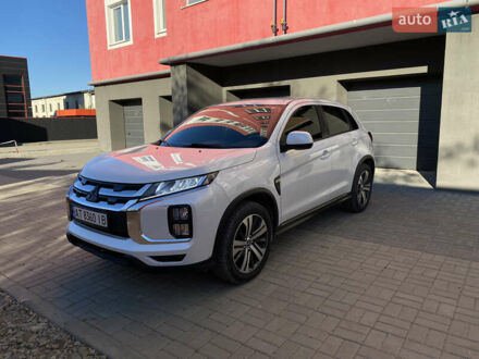 Мицубиси Outlander Sport 2020 в Ивано-Франковске на Automoto.ua Белый Мицубиси Outlander Sport, объемом двигателя 2 л и пробегом 158 тыс. км за 16200 $, фото 1 на Automoto.ua