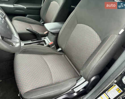 Черный Мицубиси Outlander Sport, объемом двигателя 2 л и пробегом 101 тыс. км за 14300 $, фото 8 на Automoto.ua