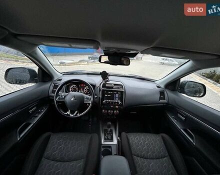 Черный Мицубиси Outlander Sport, объемом двигателя 2 л и пробегом 147 тыс. км за 19200 $, фото 7 на Automoto.ua