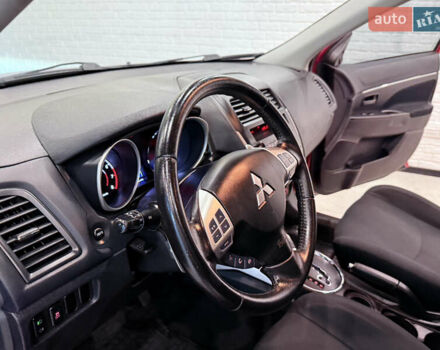 Красный Мицубиси Outlander Sport, объемом двигателя 2 л и пробегом 99 тыс. км за 11999 $, фото 34 на Automoto.ua