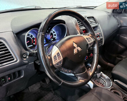 Красный Мицубиси Outlander Sport, объемом двигателя 2 л и пробегом 99 тыс. км за 11999 $, фото 37 на Automoto.ua