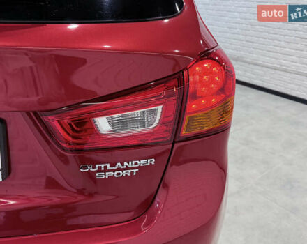 Красный Мицубиси Outlander Sport, объемом двигателя 2 л и пробегом 99 тыс. км за 11999 $, фото 52 на Automoto.ua