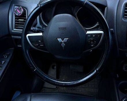Красный Мицубиси Outlander Sport, объемом двигателя 2.4 л и пробегом 214 тыс. км за 11000 $, фото 3 на Automoto.ua