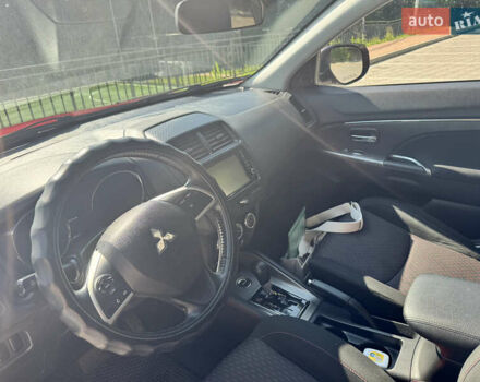 Червоний Міцубісі Outlander Sport, об'ємом двигуна 2 л та пробігом 120 тис. км за 13000 $, фото 5 на Automoto.ua