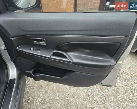 Серый Мицубиси Outlander Sport, объемом двигателя 2 л и пробегом 248 тыс. км за 9999 $, фото 14 на Automoto.ua