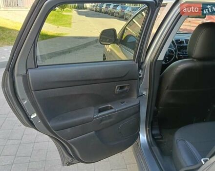 Серый Мицубиси Outlander Sport, объемом двигателя 2 л и пробегом 169 тыс. км за 8800 $, фото 7 на Automoto.ua