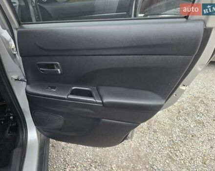 Серый Мицубиси Outlander Sport, объемом двигателя 2 л и пробегом 248 тыс. км за 9999 $, фото 11 на Automoto.ua