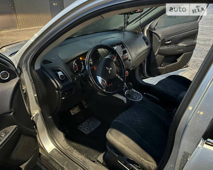 Серый Мицубиси Outlander Sport, объемом двигателя 2 л и пробегом 96 тыс. км за 11000 $, фото 15 на Automoto.ua