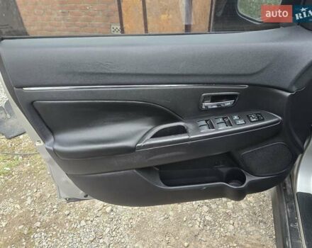 Серый Мицубиси Outlander Sport, объемом двигателя 2 л и пробегом 248 тыс. км за 9999 $, фото 14 на Automoto.ua