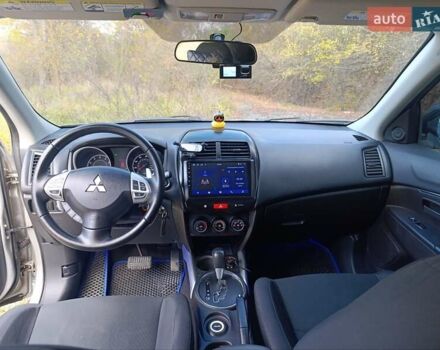 Серый Мицубиси Outlander Sport, объемом двигателя 2 л и пробегом 145 тыс. км за 11200 $, фото 10 на Automoto.ua