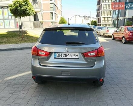 Серый Мицубиси Outlander Sport, объемом двигателя 2 л и пробегом 169 тыс. км за 8800 $, фото 3 на Automoto.ua