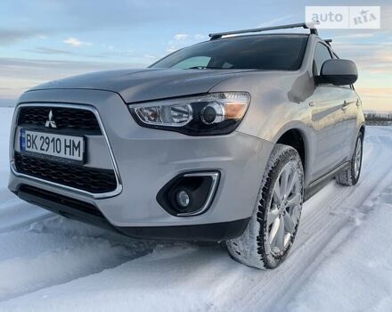 Серый Мицубиси Outlander Sport, объемом двигателя 2 л и пробегом 75 тыс. км за 12400 $, фото 12 на Automoto.ua