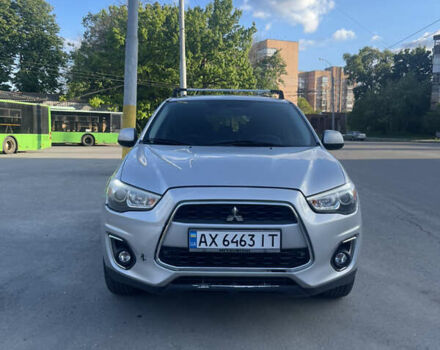 Серый Мицубиси Outlander Sport, объемом двигателя 2 л и пробегом 199 тыс. км за 10000 $, фото 3 на Automoto.ua