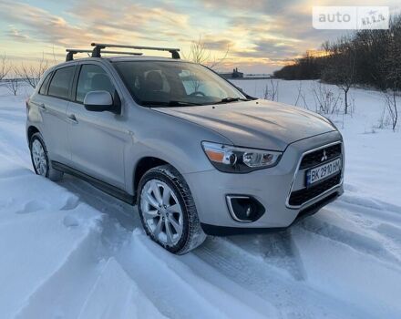 Серый Мицубиси Outlander Sport, объемом двигателя 2 л и пробегом 75 тыс. км за 12400 $, фото 2 на Automoto.ua