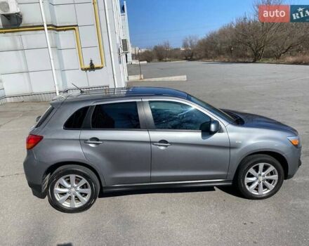 Серый Мицубиси Outlander Sport, объемом двигателя 2.36 л и пробегом 254 тыс. км за 12000 $, фото 2 на Automoto.ua