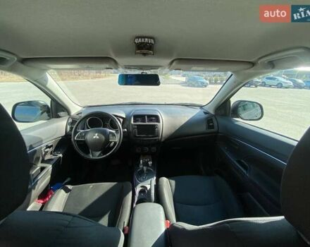 Серый Мицубиси Outlander Sport, объемом двигателя 2.36 л и пробегом 254 тыс. км за 12000 $, фото 5 на Automoto.ua