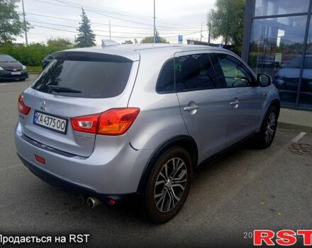 Серый Мицубиси Outlander Sport, объемом двигателя 2 л и пробегом 120 тыс. км за 11700 $, фото 3 на Automoto.ua