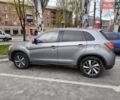 Серый Мицубиси Outlander Sport, объемом двигателя 2 л и пробегом 147 тыс. км за 12500 $, фото 5 на Automoto.ua