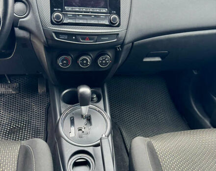 Серый Мицубиси Outlander Sport, объемом двигателя 2 л и пробегом 172 тыс. км за 12700 $, фото 15 на Automoto.ua