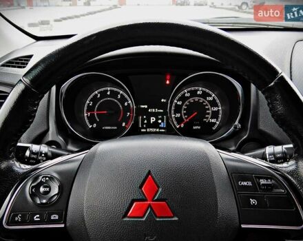 Серый Мицубиси Outlander Sport, объемом двигателя 2 л и пробегом 120 тыс. км за 11700 $, фото 7 на Automoto.ua