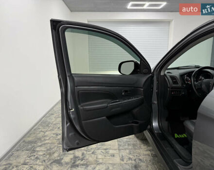 Серый Мицубиси Outlander Sport, объемом двигателя 2 л и пробегом 105 тыс. км за 12900 $, фото 18 на Automoto.ua