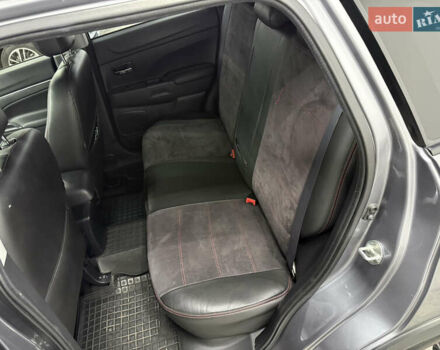Серый Мицубиси Outlander Sport, объемом двигателя 2 л и пробегом 105 тыс. км за 12900 $, фото 25 на Automoto.ua