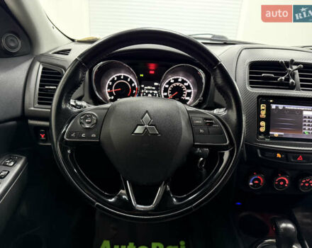 Серый Мицубиси Outlander Sport, объемом двигателя 2 л и пробегом 105 тыс. км за 12900 $, фото 9 на Automoto.ua
