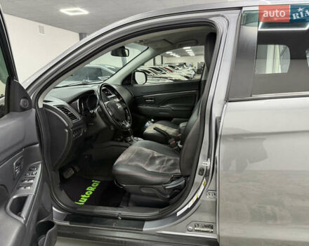 Серый Мицубиси Outlander Sport, объемом двигателя 2 л и пробегом 105 тыс. км за 12900 $, фото 24 на Automoto.ua