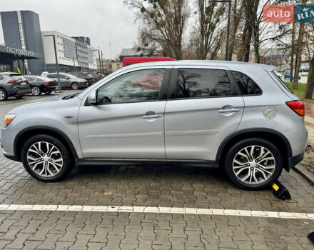 Серый Мицубиси Outlander Sport, объемом двигателя 2 л и пробегом 172 тыс. км за 12700 $, фото 6 на Automoto.ua