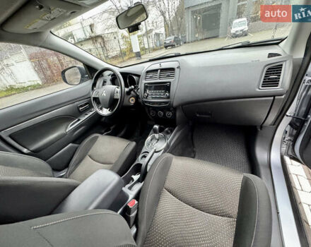 Серый Мицубиси Outlander Sport, объемом двигателя 2 л и пробегом 172 тыс. км за 12700 $, фото 13 на Automoto.ua