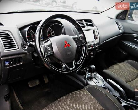 Серый Мицубиси Outlander Sport, объемом двигателя 2 л и пробегом 120 тыс. км за 11700 $, фото 5 на Automoto.ua