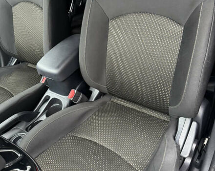 Серый Мицубиси Outlander Sport, объемом двигателя 2 л и пробегом 172 тыс. км за 12700 $, фото 18 на Automoto.ua