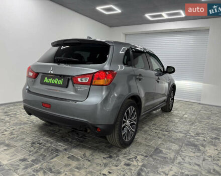 Серый Мицубиси Outlander Sport, объемом двигателя 2 л и пробегом 105 тыс. км за 12900 $, фото 4 на Automoto.ua