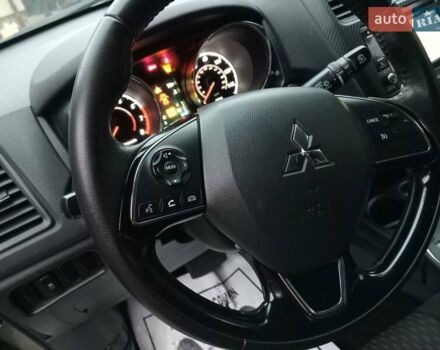 Серый Мицубиси Outlander Sport, объемом двигателя 2 л и пробегом 177 тыс. км за 8950 $, фото 2 на Automoto.ua