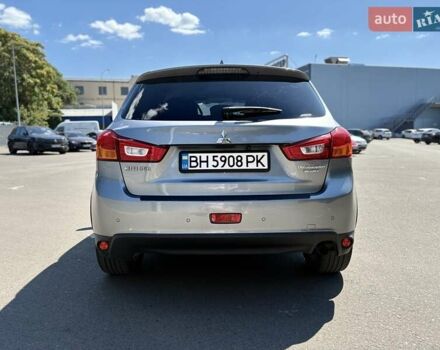 Серый Мицубиси Outlander Sport, объемом двигателя 2 л и пробегом 165 тыс. км за 14000 $, фото 3 на Automoto.ua